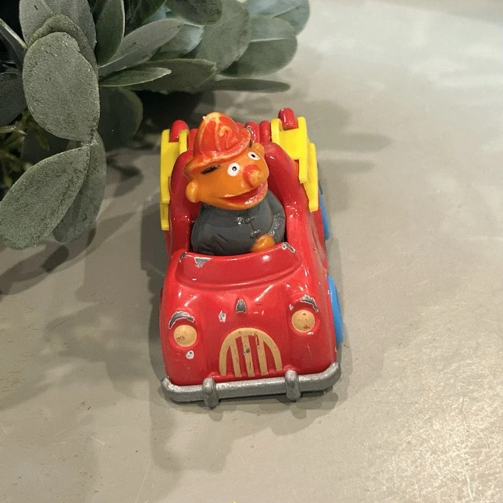 Vintage 1981 Diecast Sesame‎ Street Muppets Playskool Ernie Fire Truck